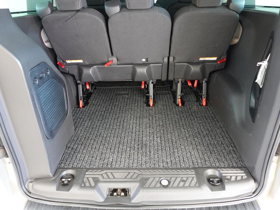 Ford Tourneo Custom 2.2TDCi Limited L2 8míst