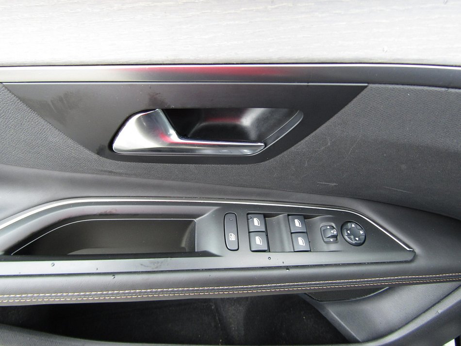 Peugeot 3008 2.0HDi 