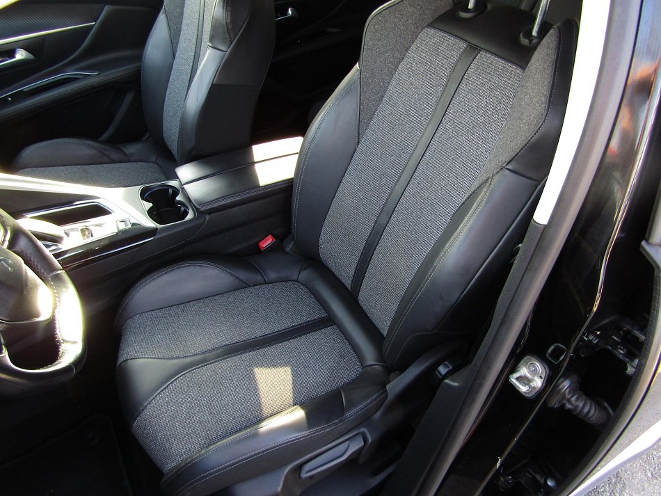 Peugeot 3008 1.2PT Allure