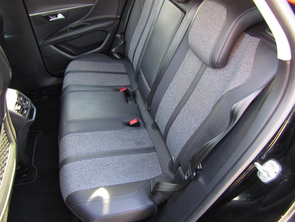 Peugeot 3008 1.2PT Allure