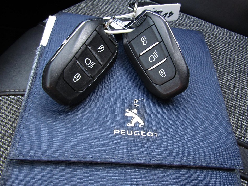 Peugeot 3008 1.2PT Allure