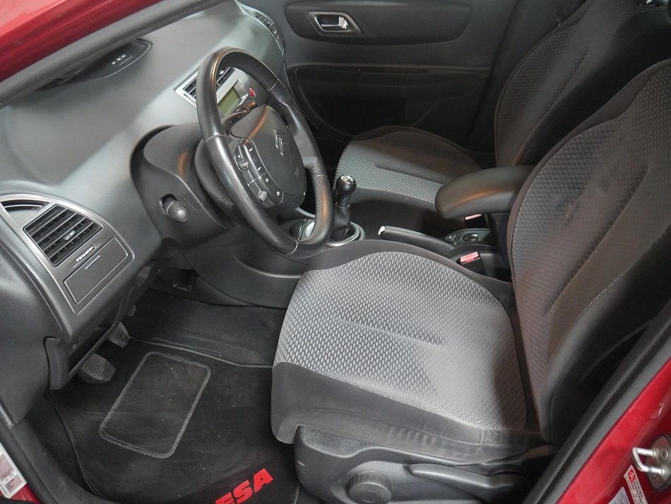 Citroën C4 1.4i 