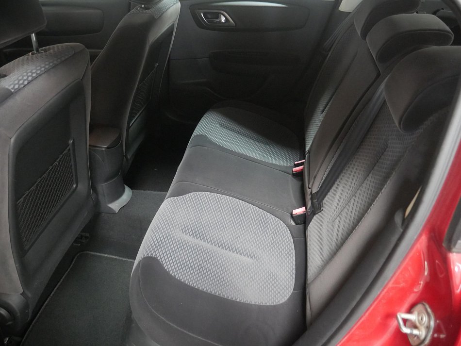 Citroën C4 1.4i 