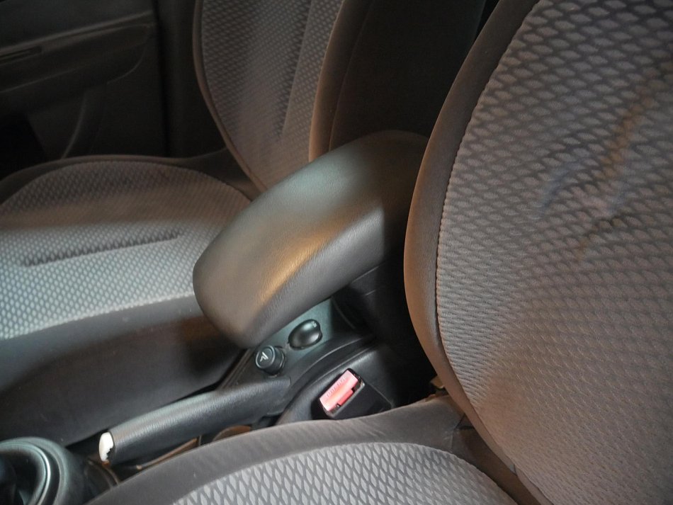 Citroën C4 1.4i 