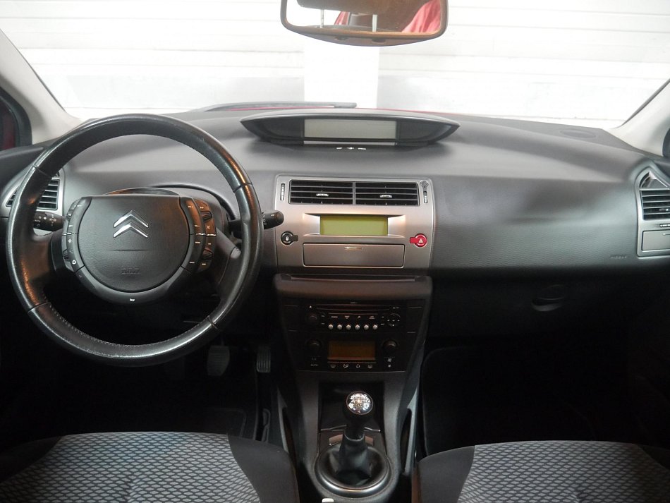 Citroën C4 1.4i 