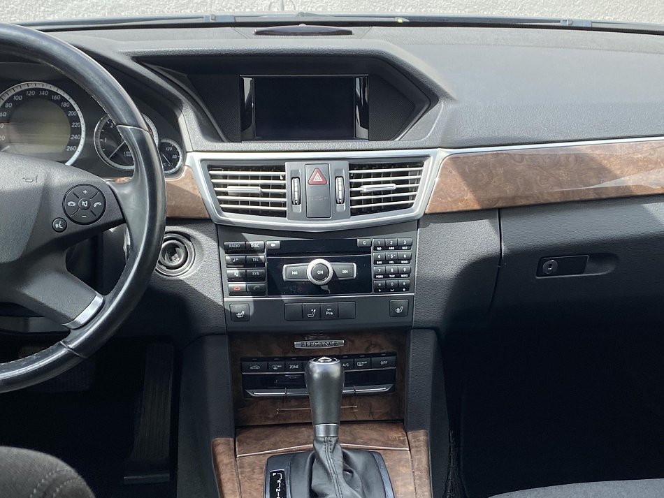 Mercedes-Benz Třída E 2.2CDi  E200