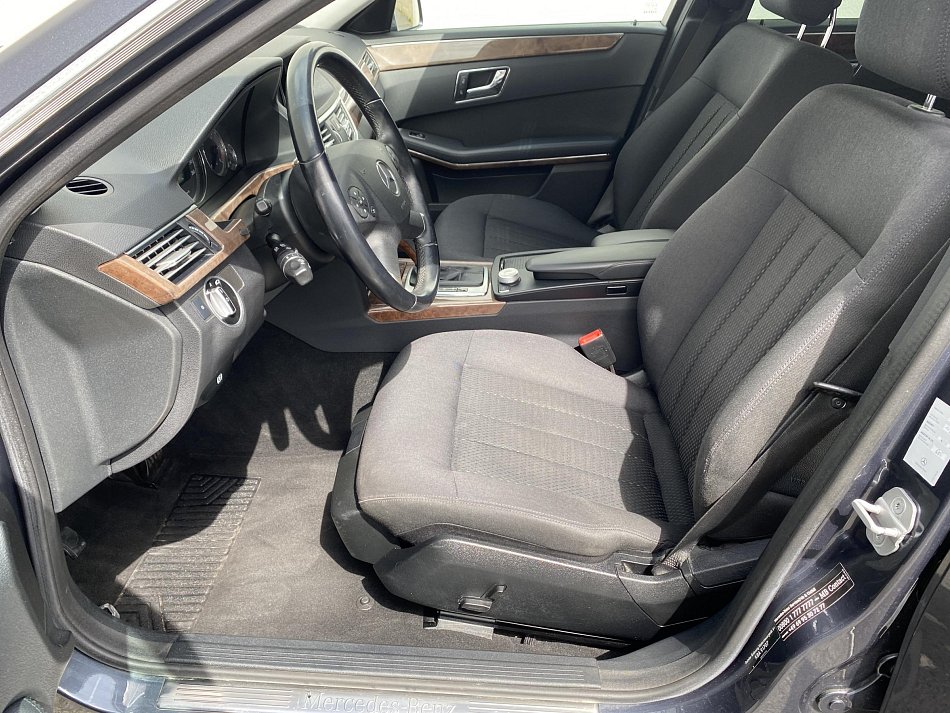 Mercedes-Benz Třída E 2.2CDi  E200