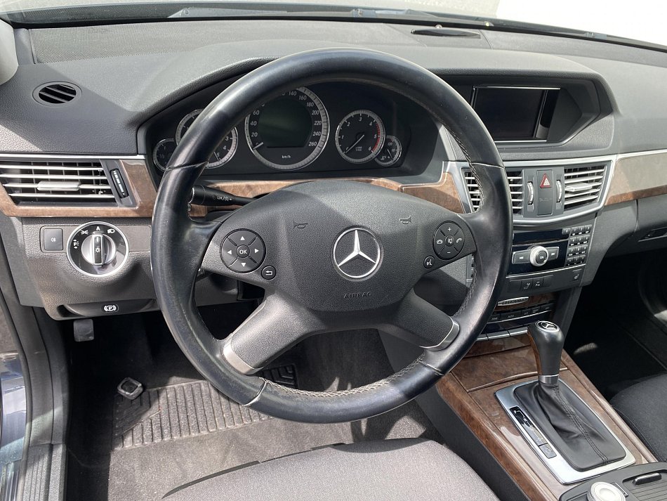 Mercedes-Benz Třída E 2.2CDi  E200