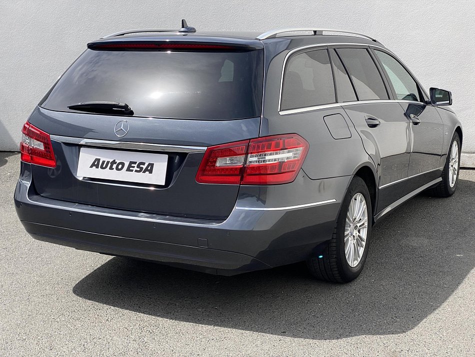 Mercedes-Benz Třída E 2.2CDi  E200
