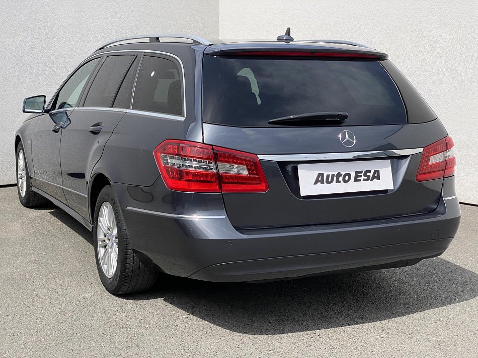 Mercedes-Benz Třída E 2.2CDi  E200