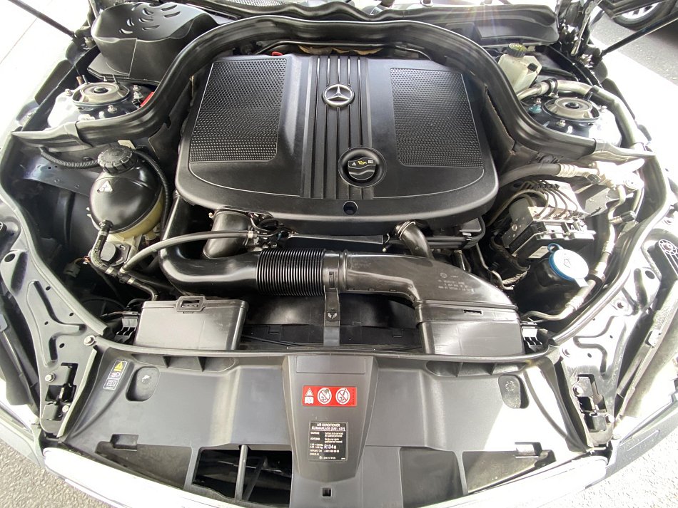 Mercedes-Benz Třída E 2.2CDi  E200
