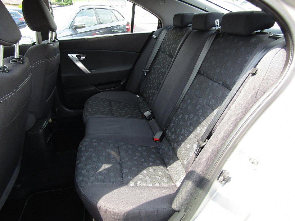 Nissan Primera 1.8 16V 