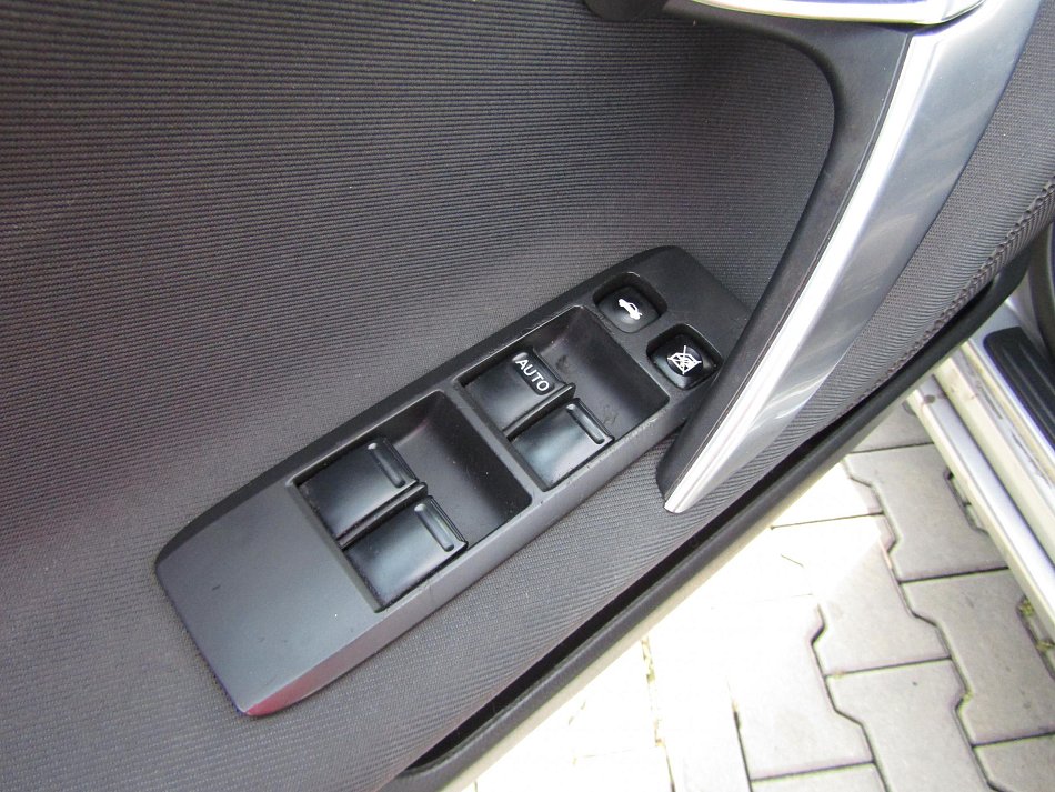 Nissan Primera 1.8 16V 