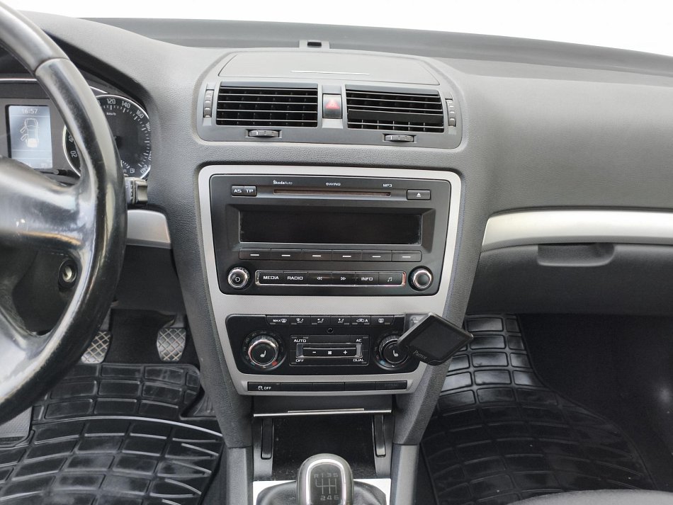 Škoda Octavia II 2.0TDi Elegance 4x4