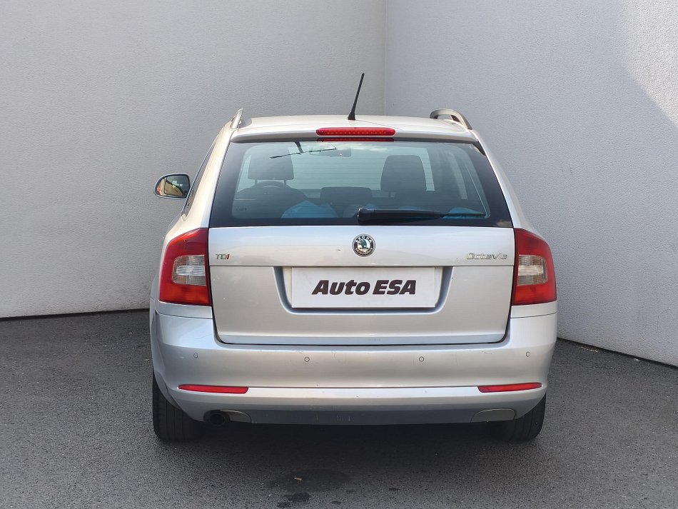 Škoda Octavia II 2.0TDi Elegance 4x4