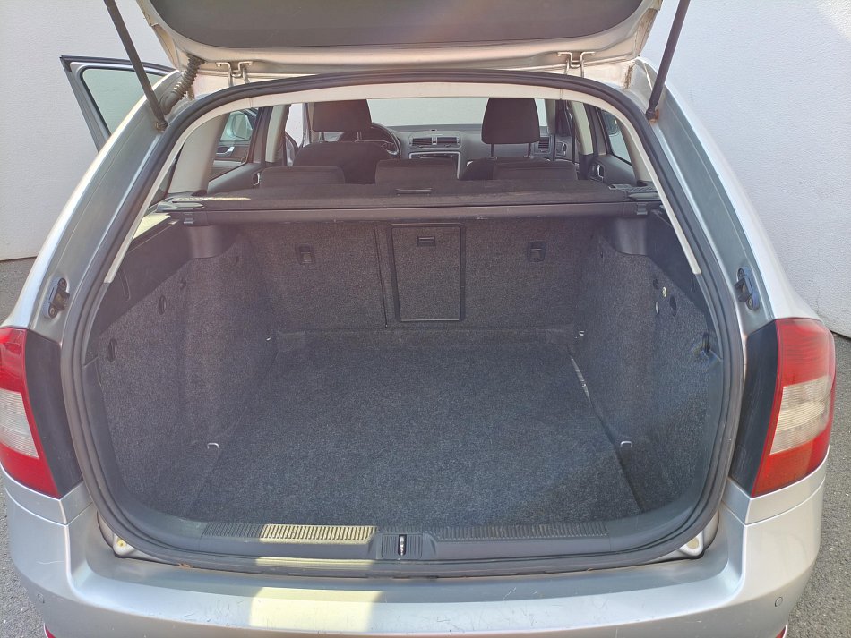 Škoda Octavia II 2.0TDi Elegance 4x4