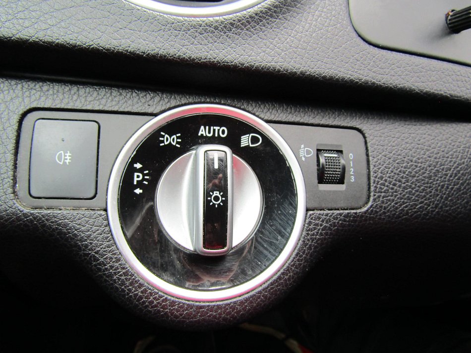 Mercedes-Benz Třída C 2.2CDi  C220