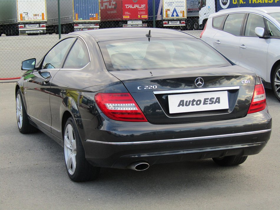 Mercedes-Benz Třída C 2.2CDi  C220
