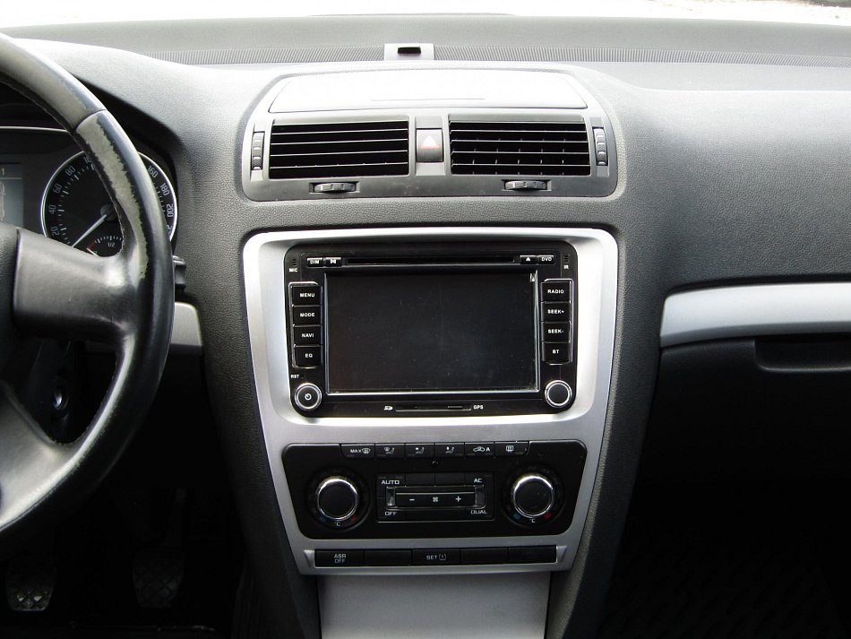 Škoda Octavia II 1.6TDi Ambiente