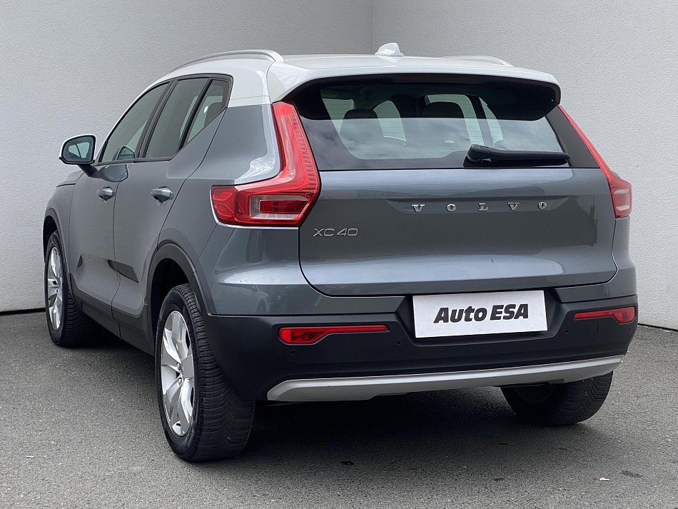 Volvo XC40 2.0 D3 Momentum