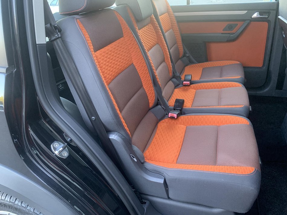Volkswagen Touran 2.0 TDi CROSS