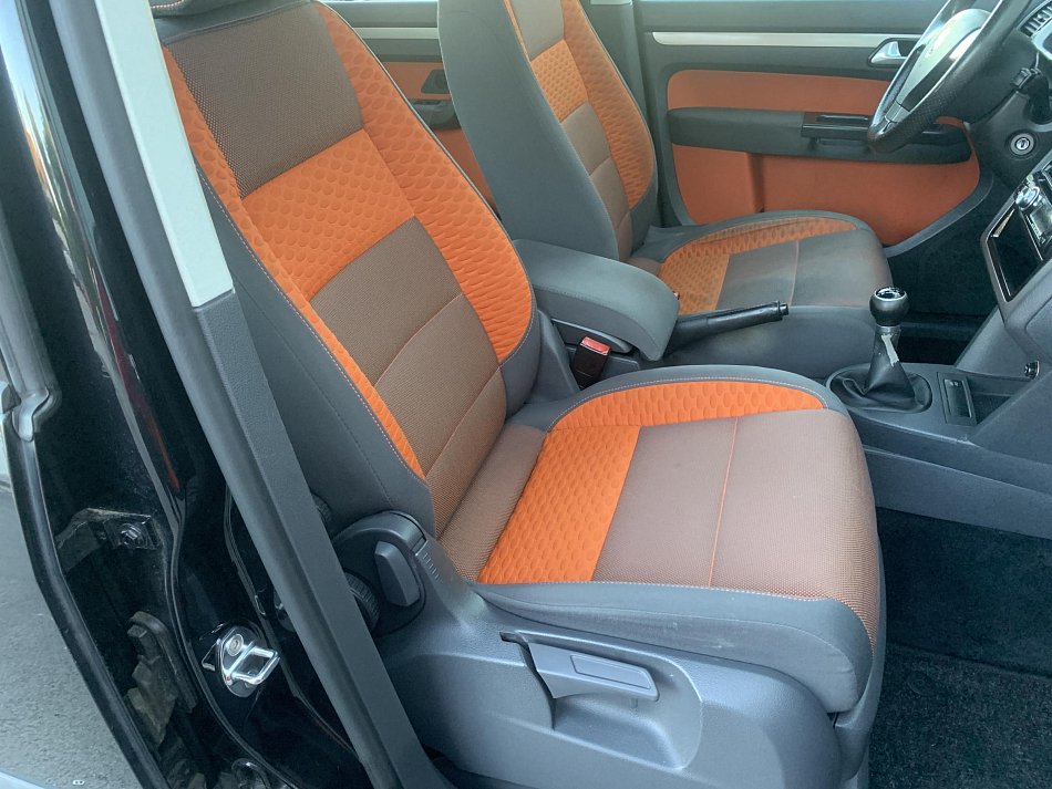 Volkswagen Touran 2.0 TDi CROSS