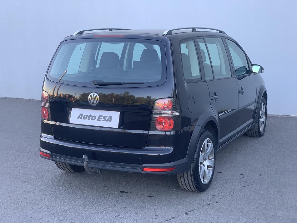 Volkswagen Touran 2.0 TDi CROSS