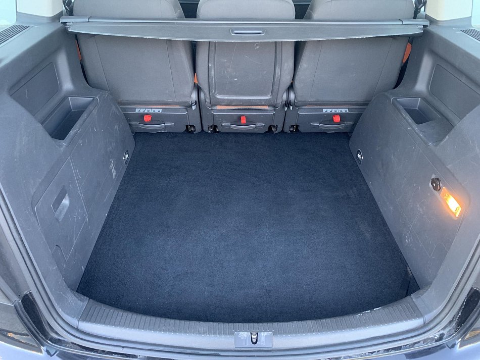 Volkswagen Touran 2.0 TDi CROSS