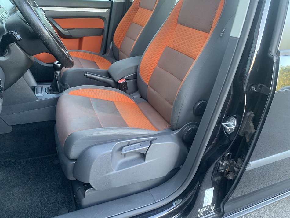 Volkswagen Touran 2.0 TDi CROSS