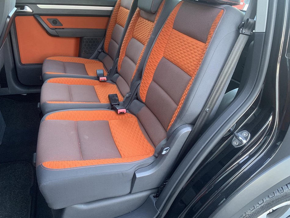 Volkswagen Touran 2.0 TDi CROSS