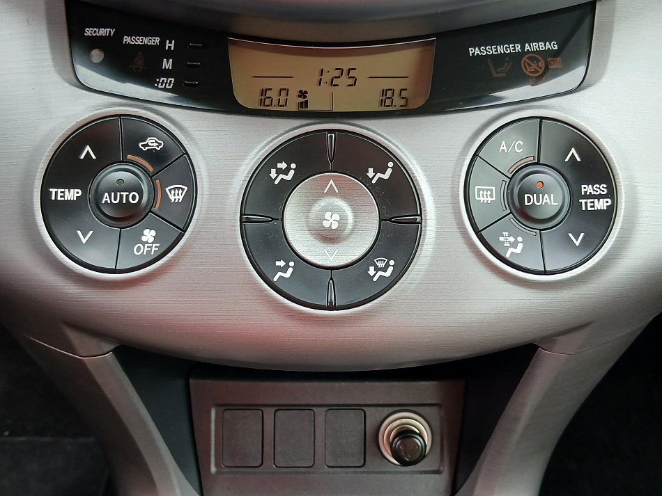 Toyota RAV4 2.0 VVT-i  4x4