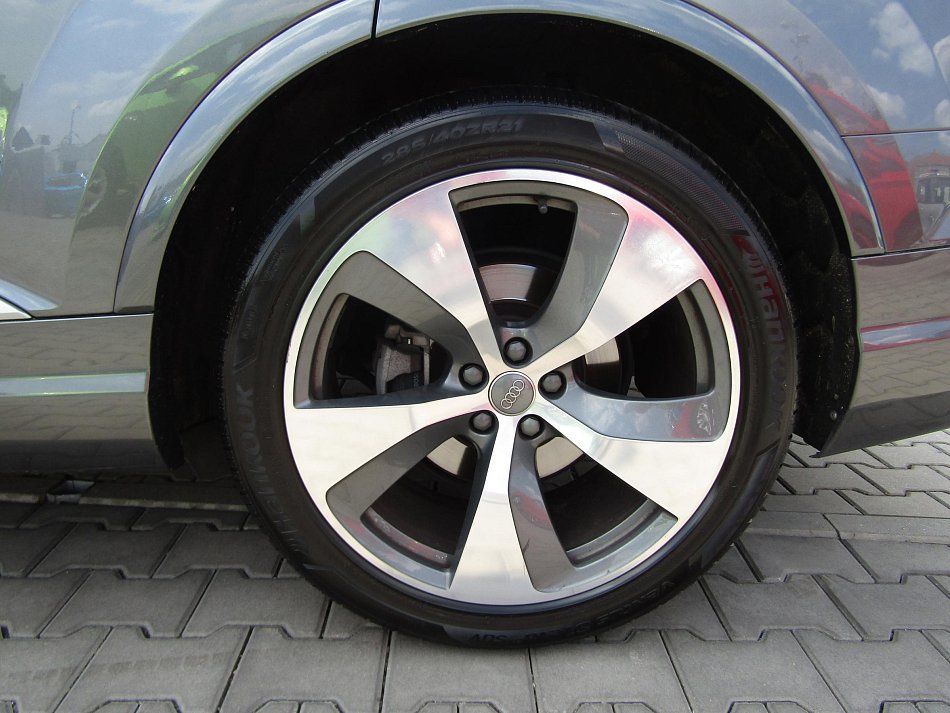 Audi Q7 3.0 TDi S-line quattro