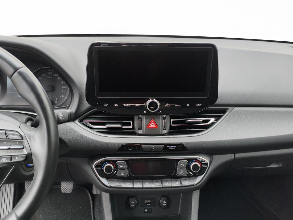 Hyundai I30 1.5 DPi Smart