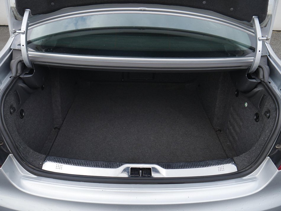 Škoda Superb II 2.0 TDi Ambition