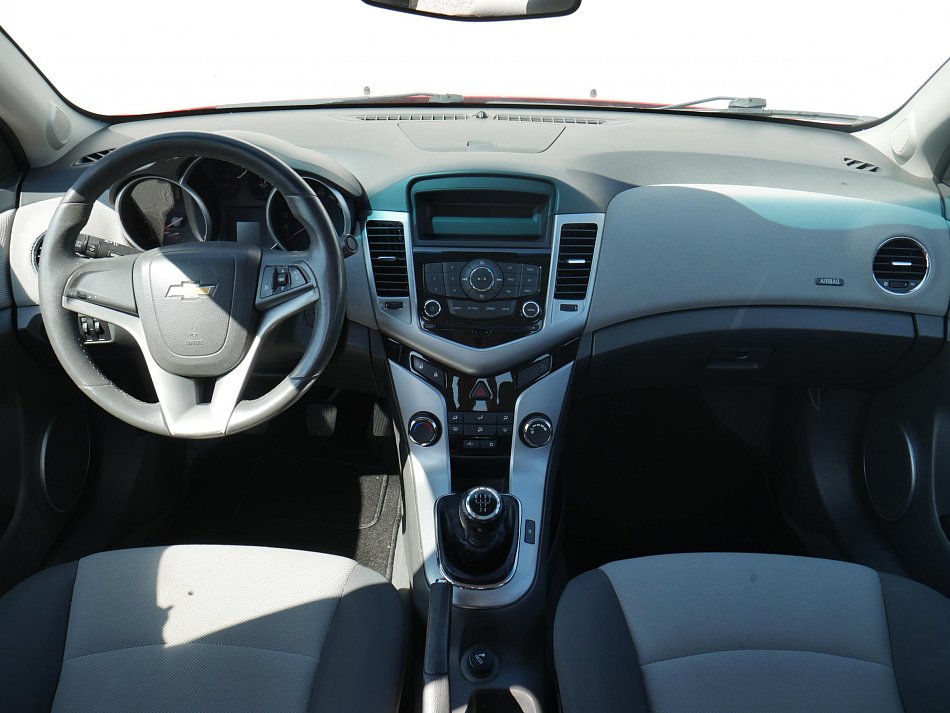 Chevrolet Cruze 1.6i 