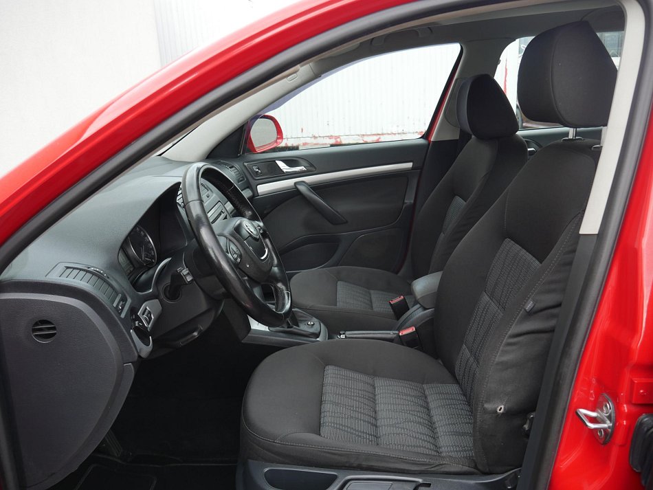 Škoda Octavia II 2.0 TDi Elegance
