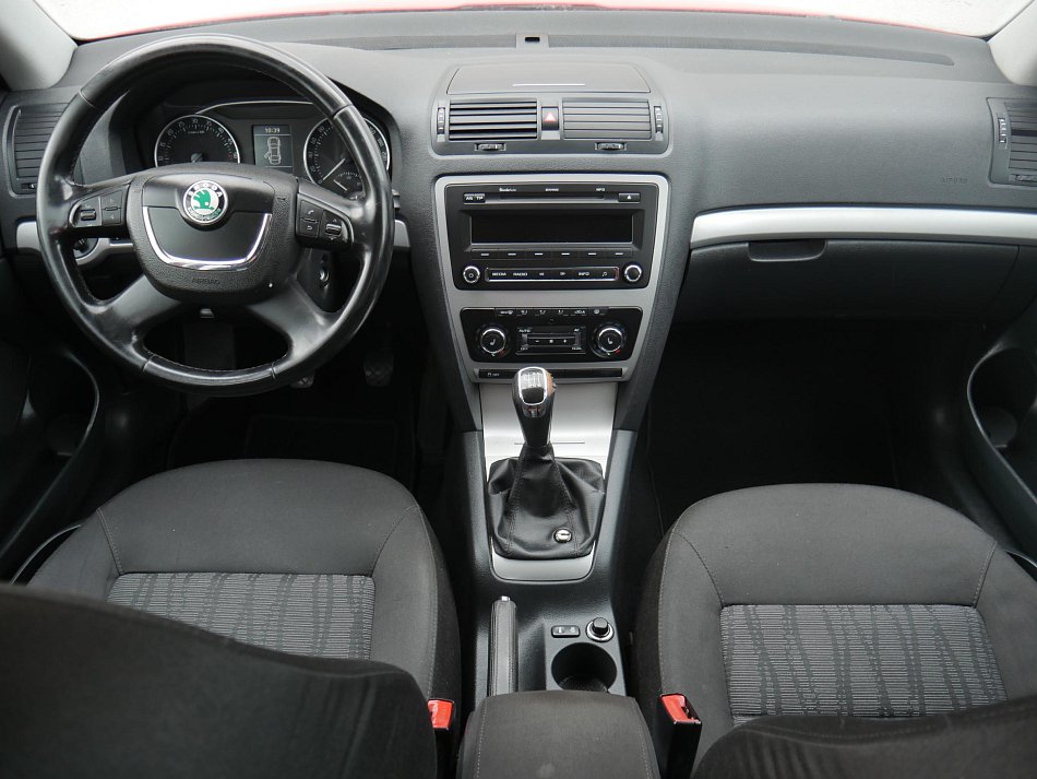 Škoda Octavia II 2.0 TDi Elegance