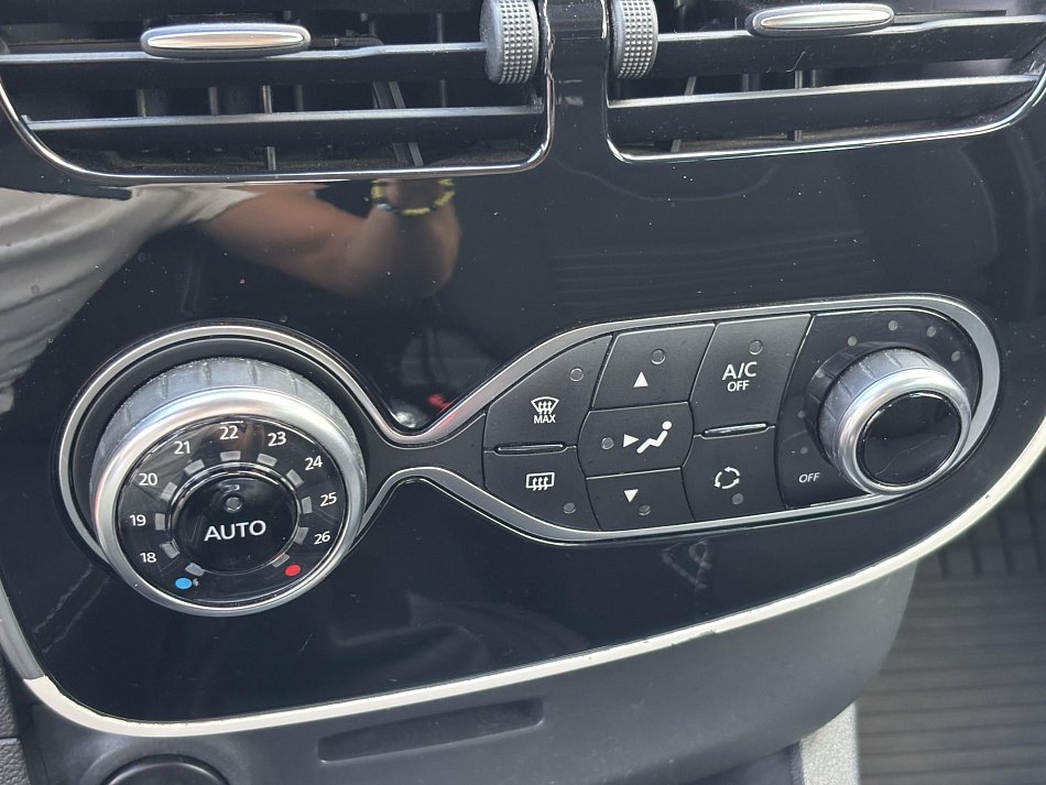 Renault Clio 0.9i 