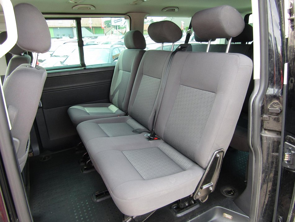 Volkswagen Caravelle 2.5TDi  L2 8míst