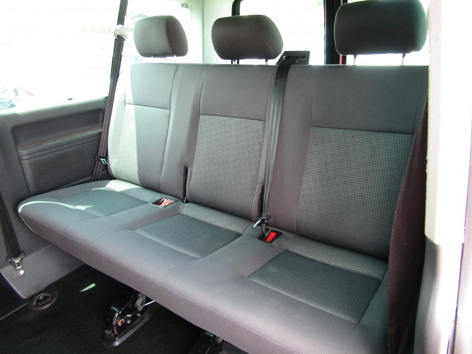 Volkswagen Caravelle 2.5TDi  L2 8míst