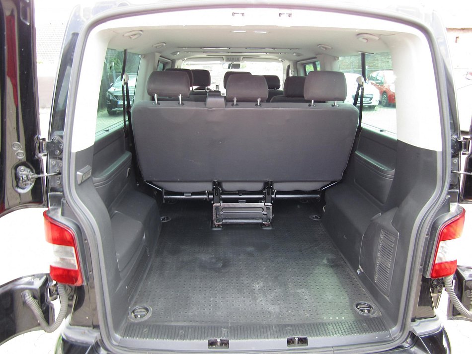 Volkswagen Caravelle 2.5TDi  L2 8míst