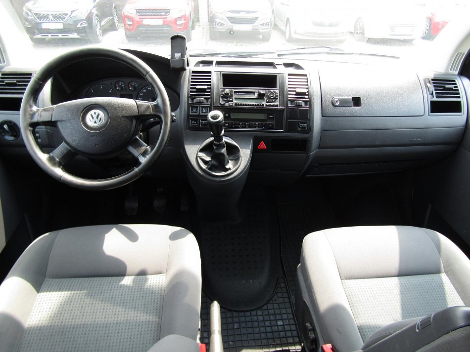 Volkswagen Caravelle 2.5TDi  L2 8míst