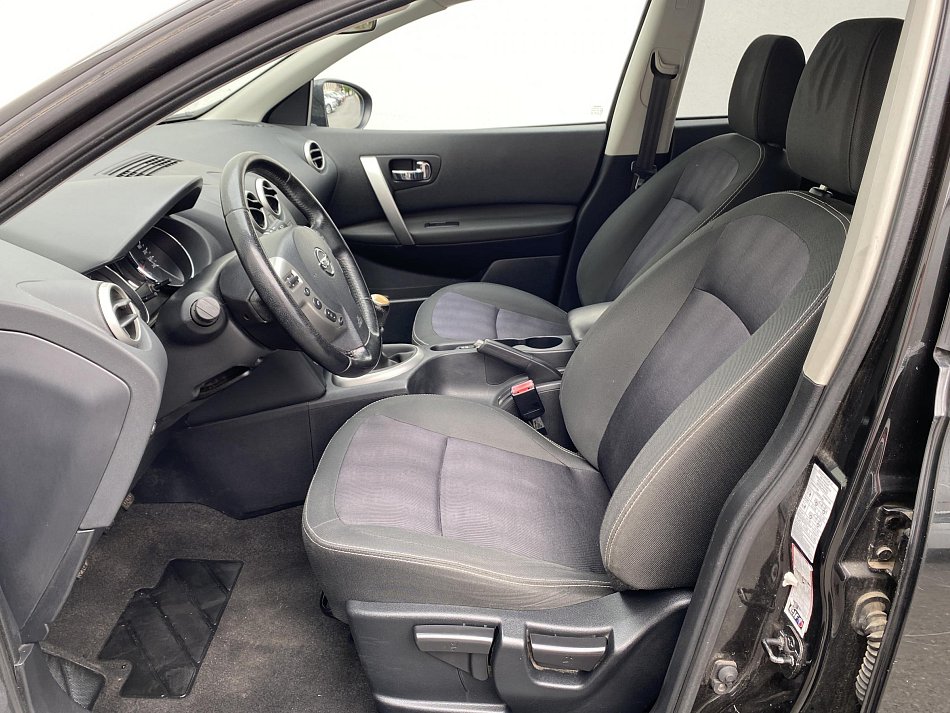 Nissan Qashqai 1.6 dCi Tekna 7míst