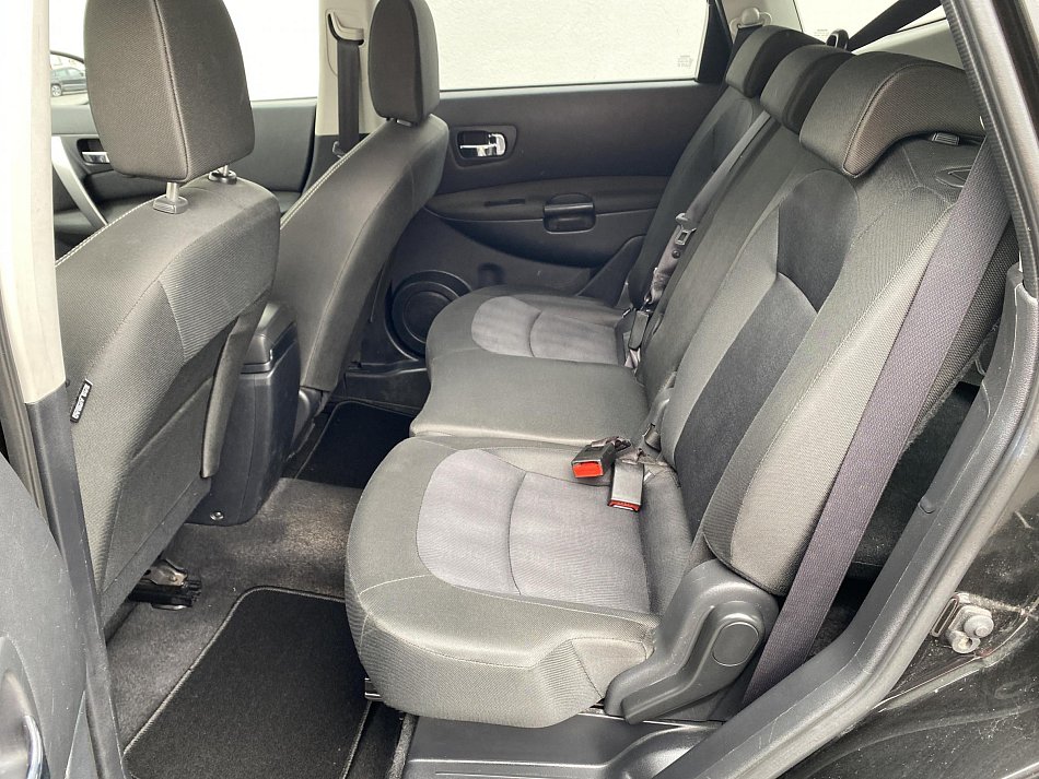 Nissan Qashqai 1.6 dCi Tekna 7míst