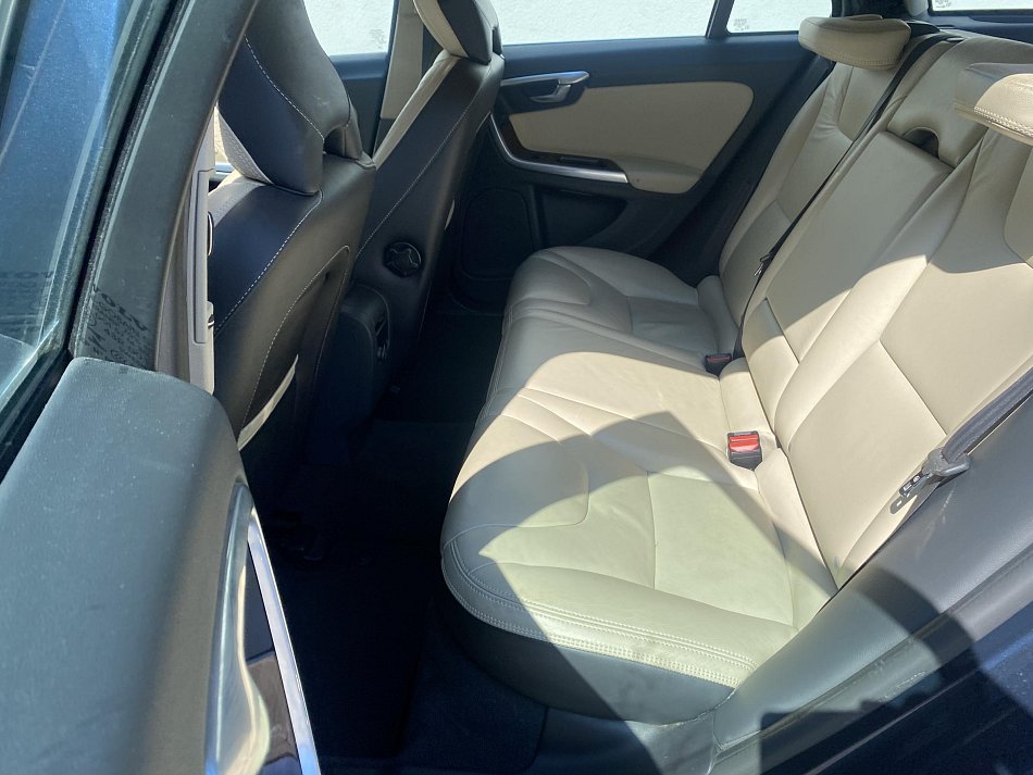 Volvo V60 2.0 D3 Summum