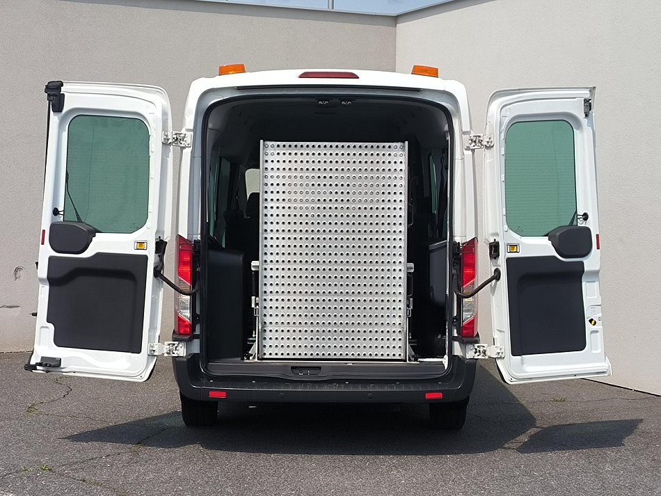 Ford Transit 2.2TDCi Trend L3H2 9míst