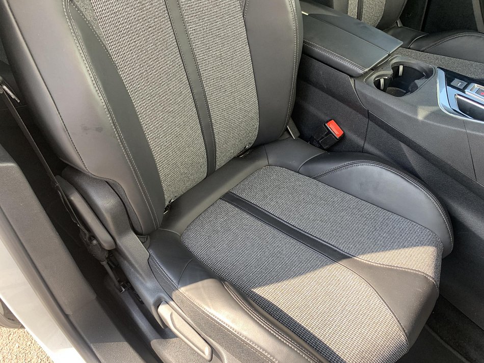 Peugeot 3008 1.2 PT Allure