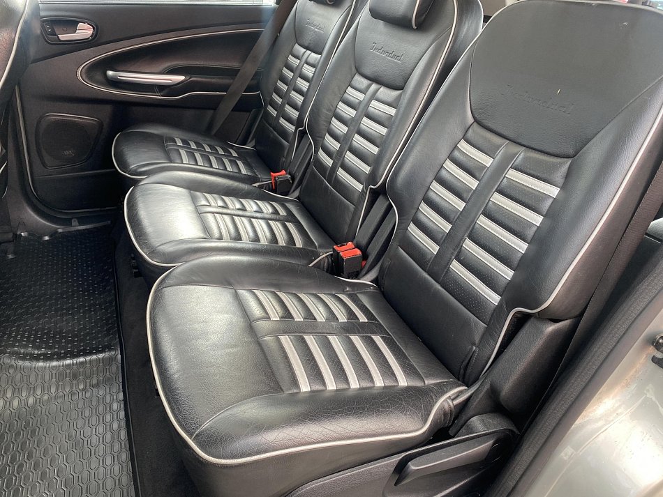Ford S-MAX 2.0 i 