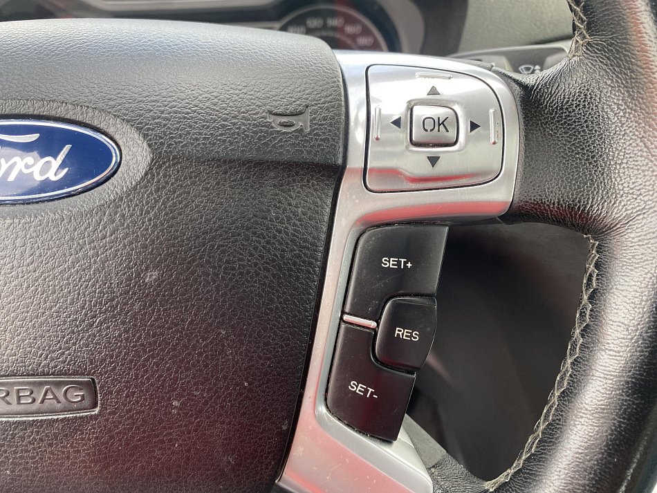 Ford S-MAX 2.0 i 