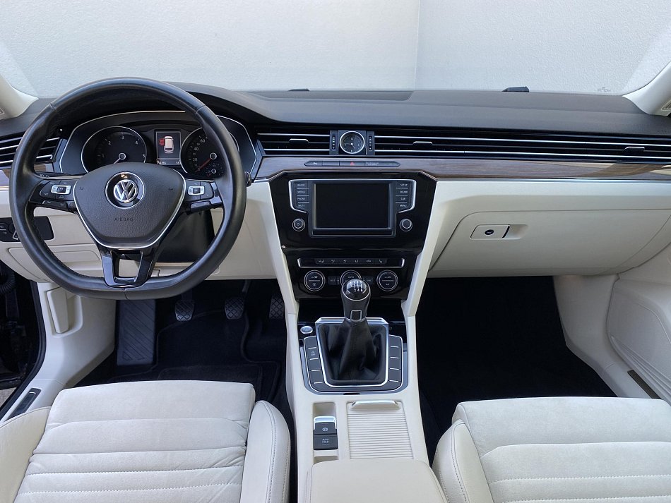 Volkswagen Passat 2.0 TDi Highline